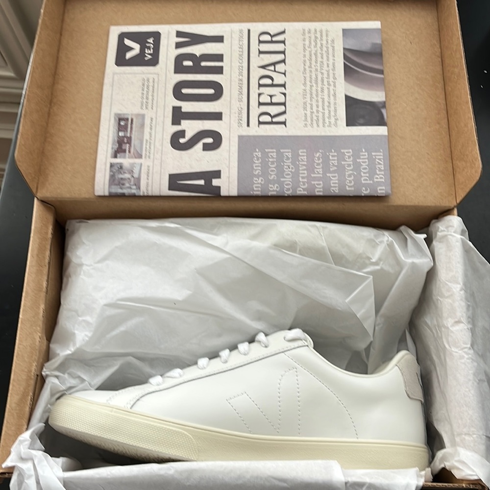 Veja Esplar extra white, EU 39, US 8.